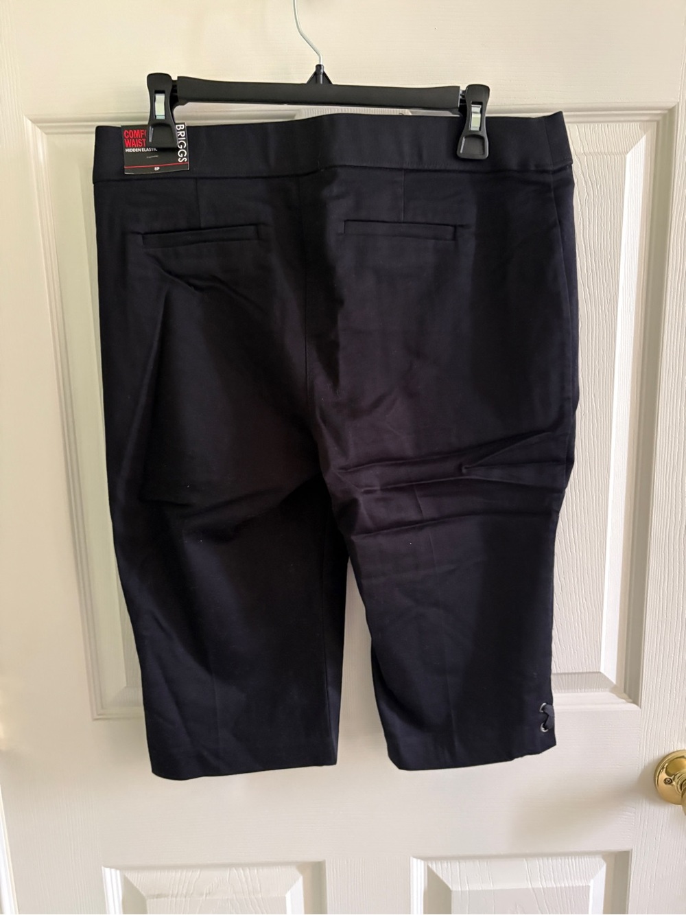 Briggs New York Black Women's Pull-On Capris